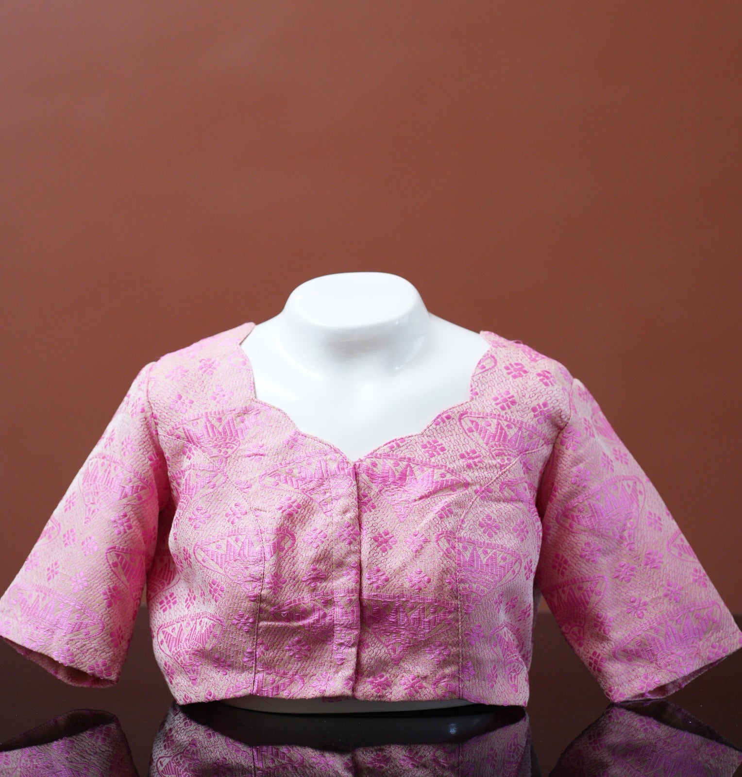 JAPI DESIGNED V- NECK SHORT SLEEVE BLOUSE